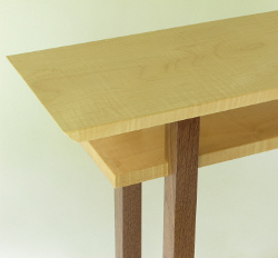 With a range of sizes and a selection of wood colors, it's easy to build a custom classic table.